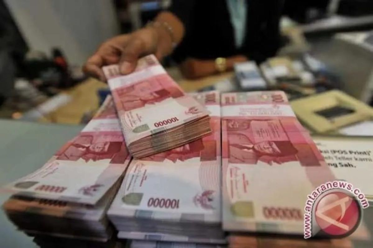 Rupiah weakens following US attack on Iran