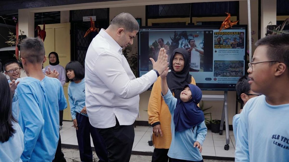 Supporting Children's Right to Education, Rajiv Distributes 50 PIP Grants for Children with Special Needs in Lembang