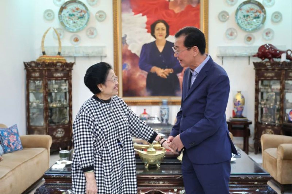 South Korean Presidential Adviser Meets Megawati to Discuss Korean Reunification