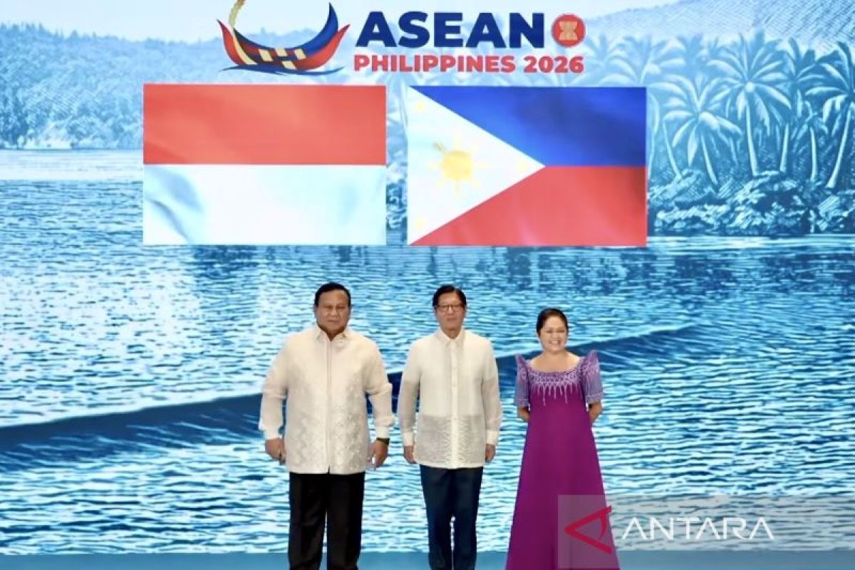 Prabowo wears Barong Tagalog at ASEAN Summit gala dinner