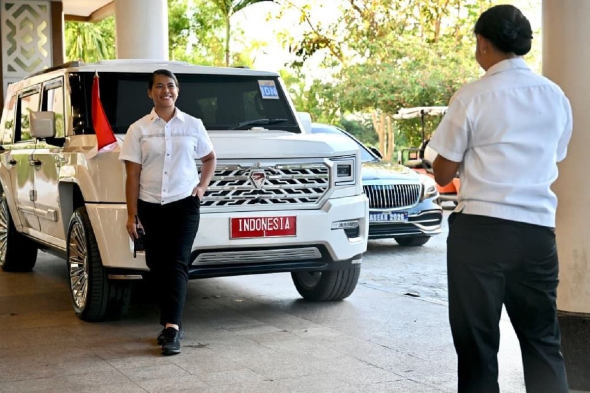 President Prabowo's Maung Garuda Steals Attention from Locals and ASEAN Summit Delegates