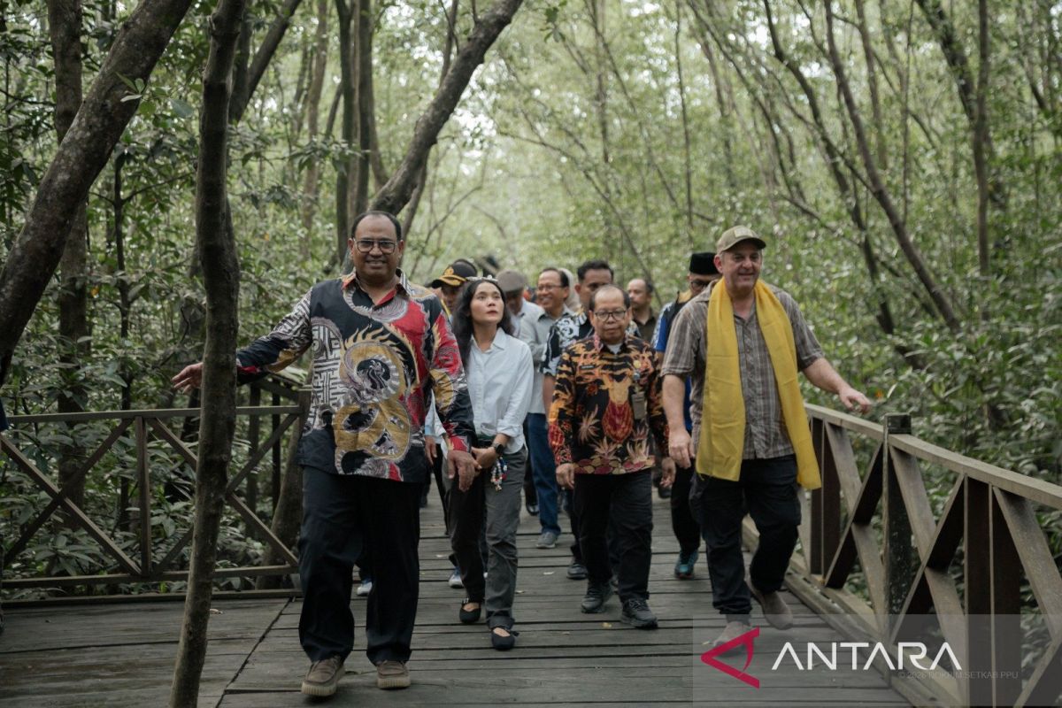 M4CR Programme Grant Funds Development of Mangrove Ecotourism in Penajam