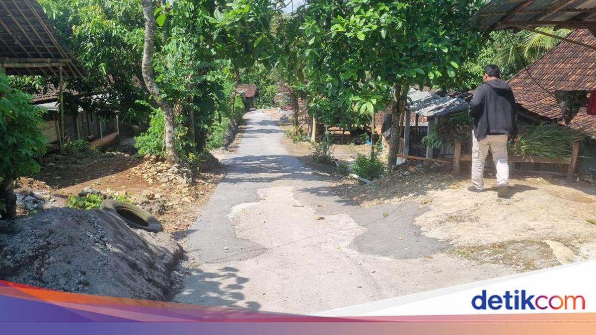 Expensive Penalty for Adulterous Couple in Gunungkidul: Building a 200-Metre Road
