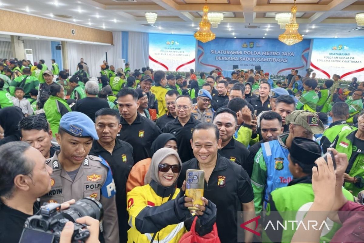 Metro Police Chief Engages with Sabuk Kamtibmas, Urges Joint Efforts to Safeguard the Environment