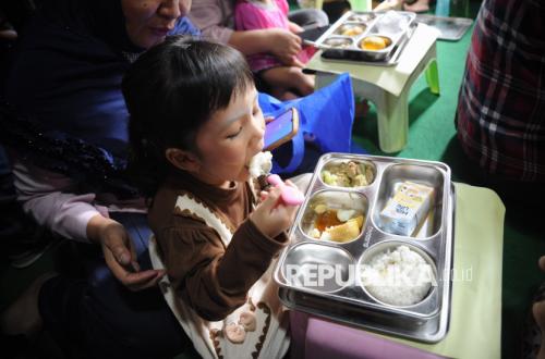 Egg Prices Plunge in Magetan, Deputy Head of BGN Urges East Java SPPG to Boost Absorption