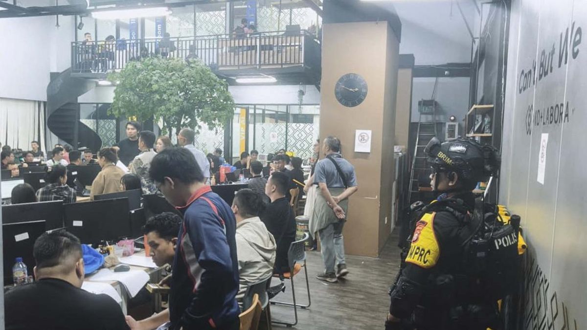 Police Arrest 321 Foreign Nationals Linked to Online Gambling Syndicate in Hayam Wuruk