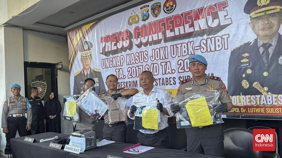 Gresik Civil Servants Involved in Surabaya UTBK Cheating Syndicate Selling Genuine KTP Blanks for Rp50,000