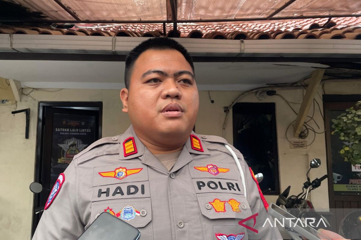 Cirebon Police Implement Traffic Flow Engineering During Cultural Parade