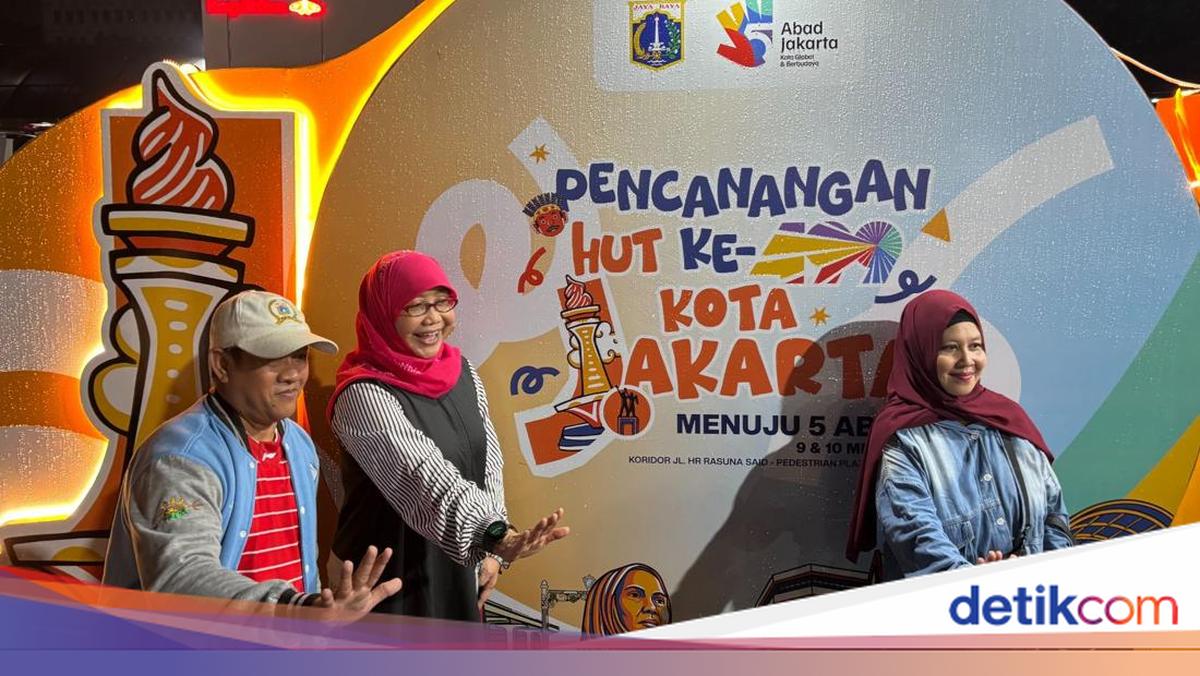 Despite Rain, Residents Remain Enthusiastic in Attending Jakarta's 499th Anniversary Launch