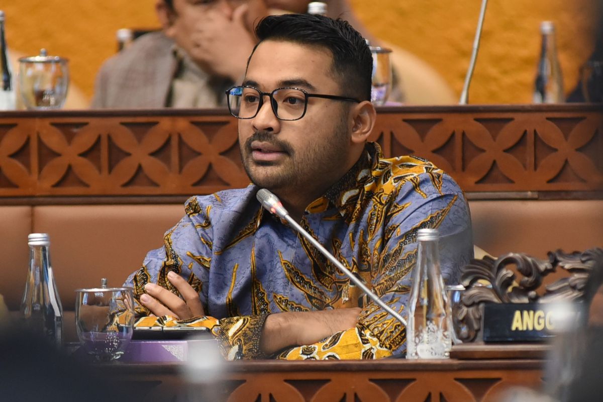 Legislator urges evaluation of Trans-Sumatra highway following bus accident
