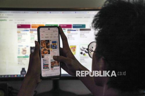 Between Admin Fees and Digital Platform Innovation
