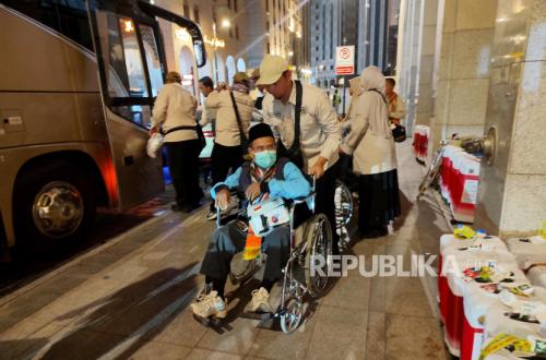 Review in Madinah: Inspector General of Ministry of Hajj and Umrah Appreciates Services for Indonesian Hajj Pilgrims