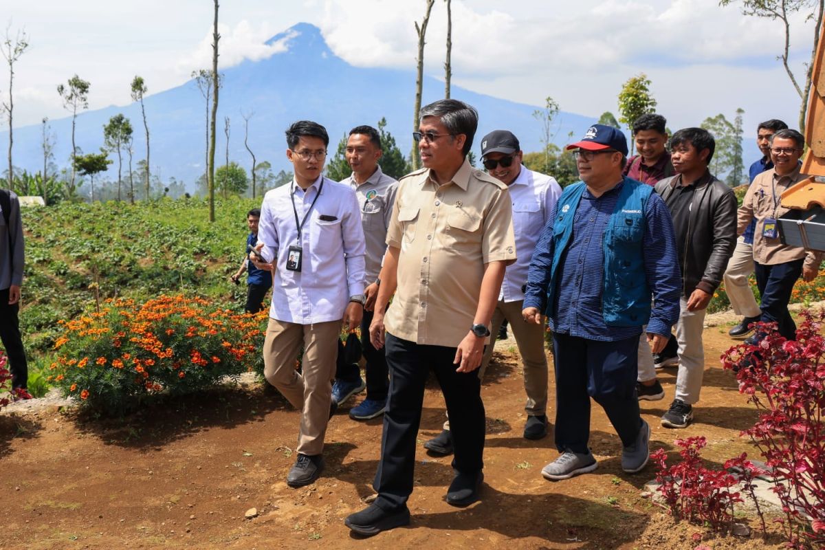 Labour Minister: Agroforestry Training to Develop Village-Based Businesses