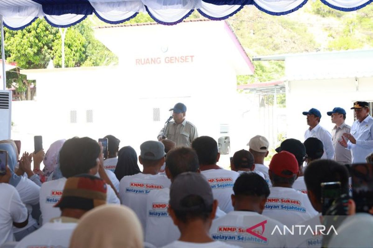 Prabowo Appreciates Fishermen Who Risk Their Lives at Sea for Their Families