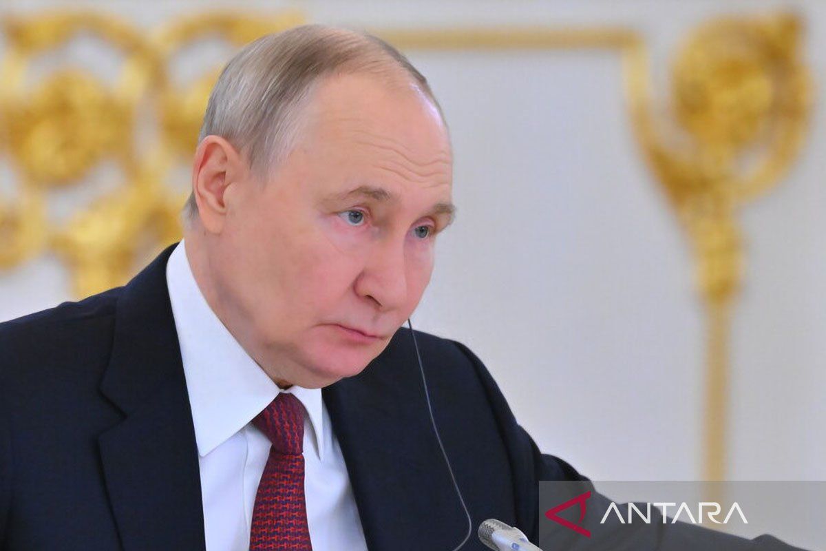 Putin: Russia Approves Trump's Ceasefire Proposal