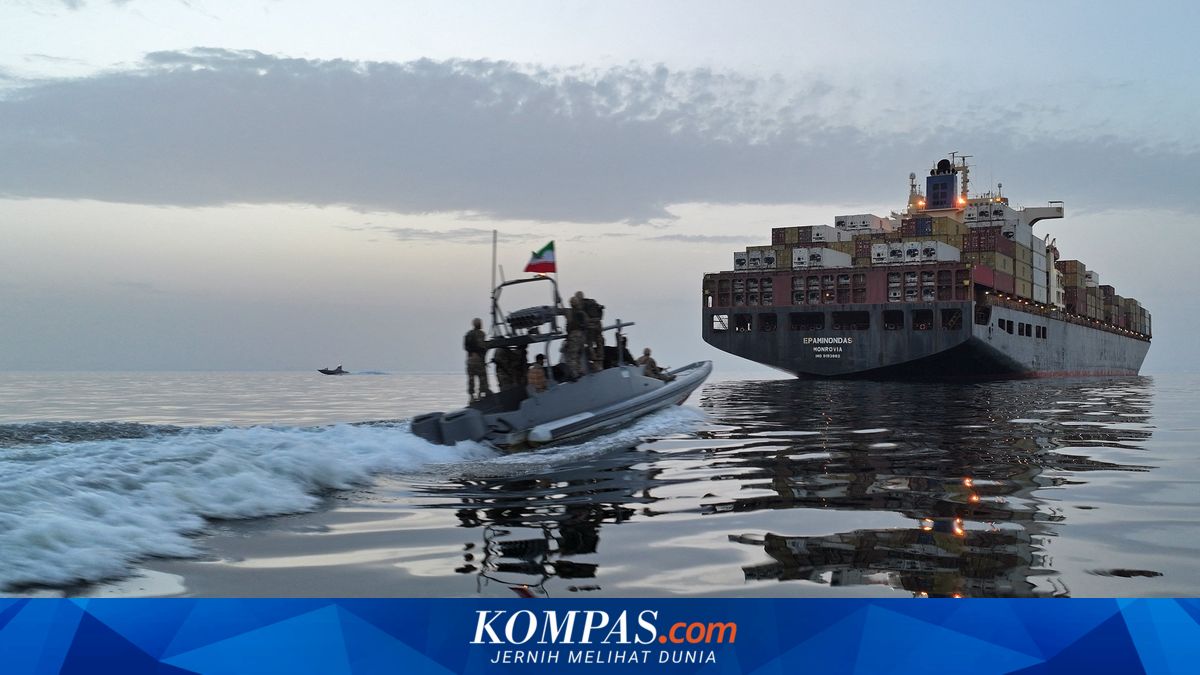 Crisis in Strait of Hormuz Causes Sharp Surge in Ship Insurance Premiums