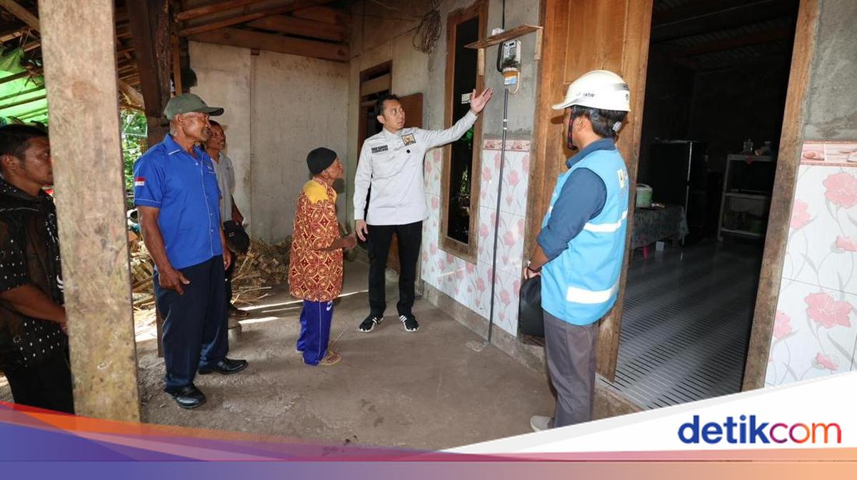 Ibas Inspects Electricity Aid in Remote Trenggalek: This is Citizens' Right