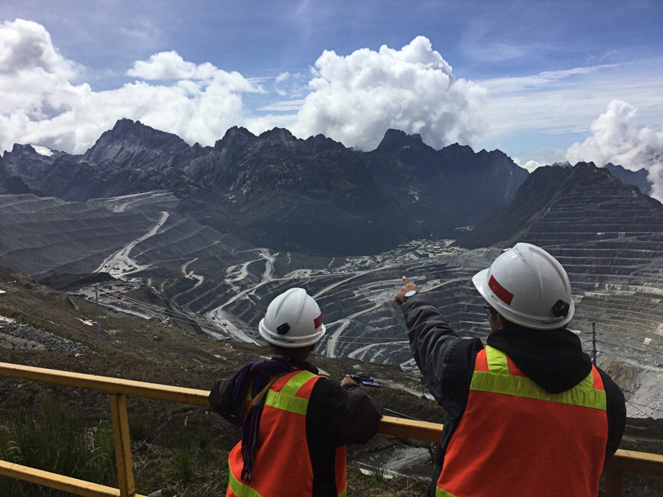 Freeport Indonesia delays full copper mine restart