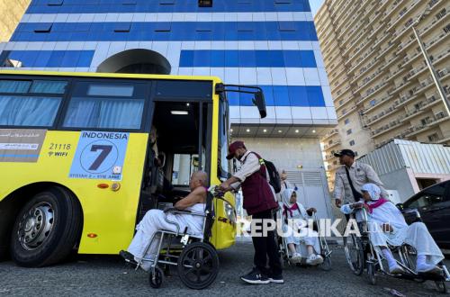 Second Wave of Indonesian Hajj Pilgrims Begins Arriving, Ajyad Terminal Crowded