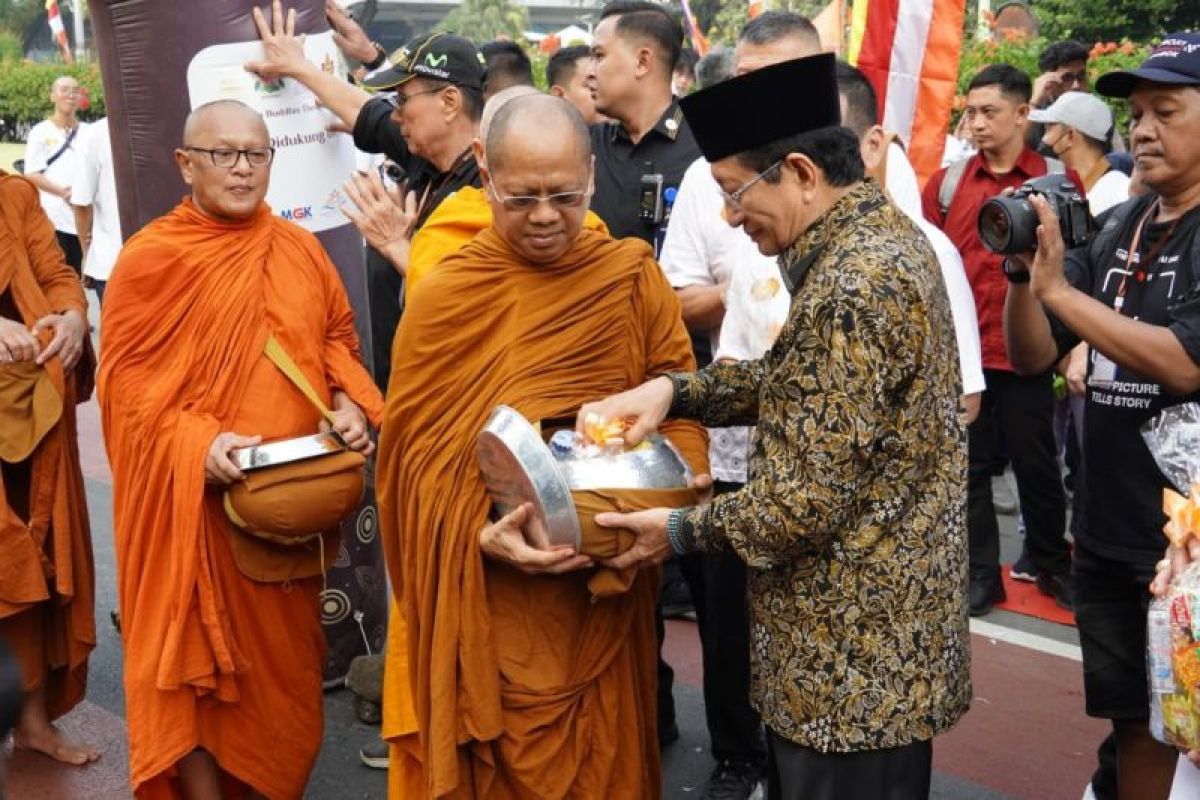 Religious Affairs Minister: Pindapata is not merely a religious tradition but a life lesson