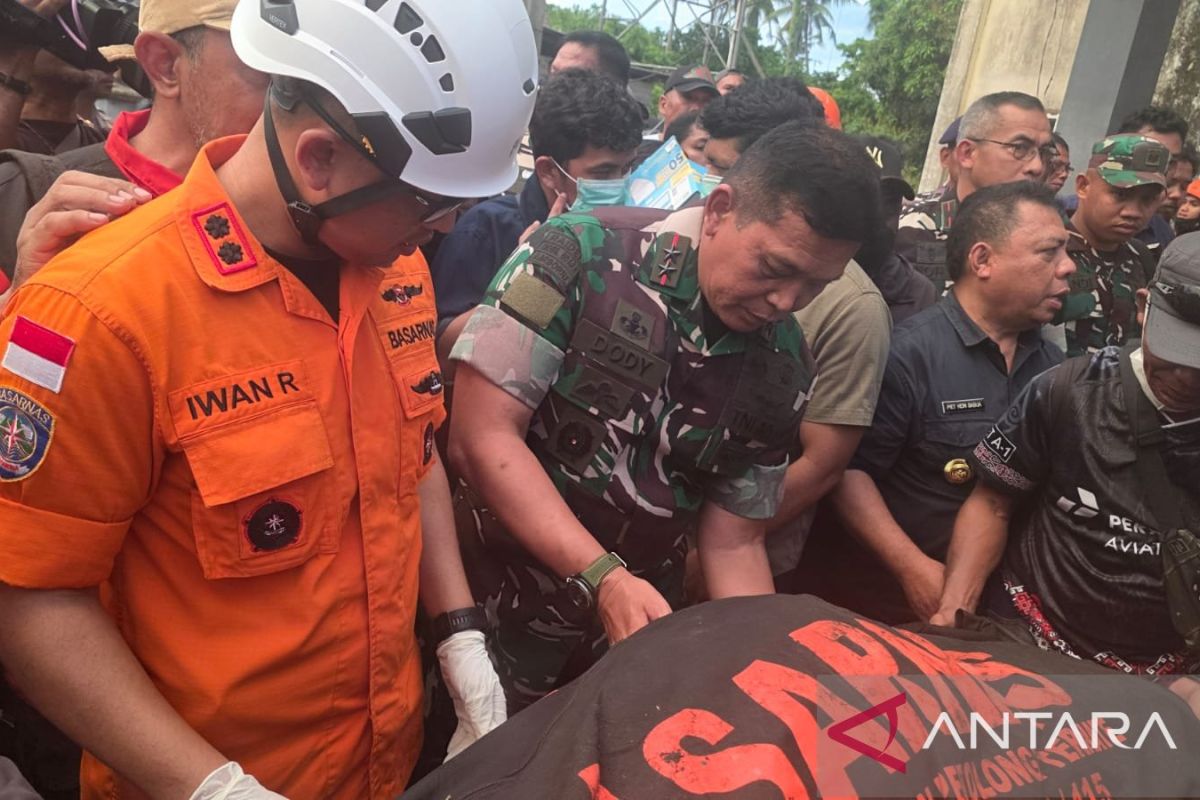 TNI deploys additional personnel to assist in search and evacuation of Mount Dukono eruption victims