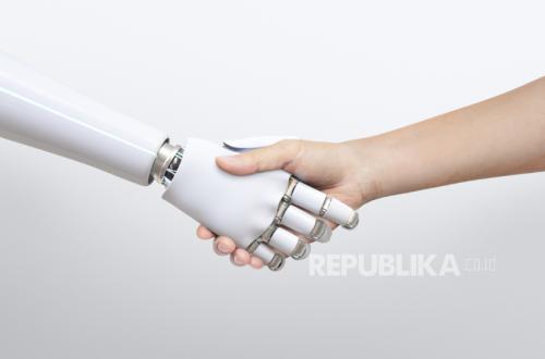 Should Humanities Departments Be Abolished in the AI Era?