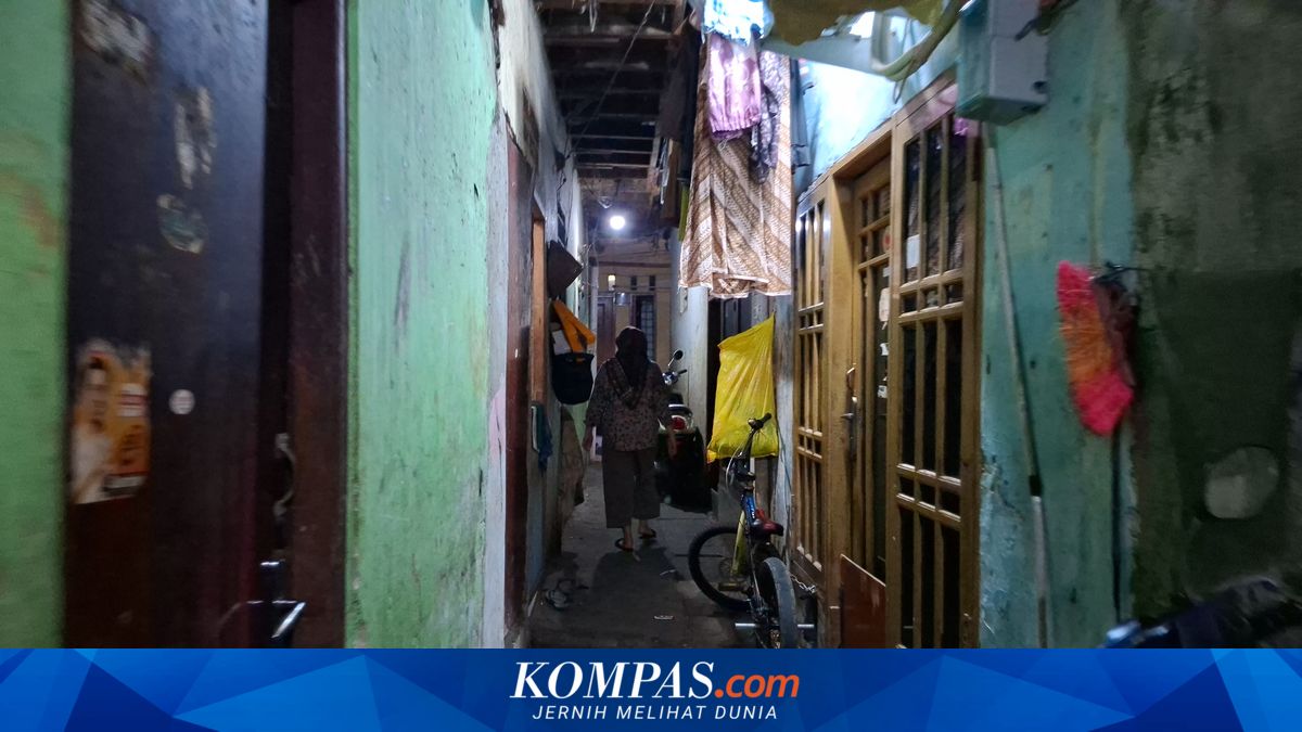 Voices of Residents in Slum Neighbourhoods in Tambora, West Jakarta: Resigned to Living in Dark Alleys