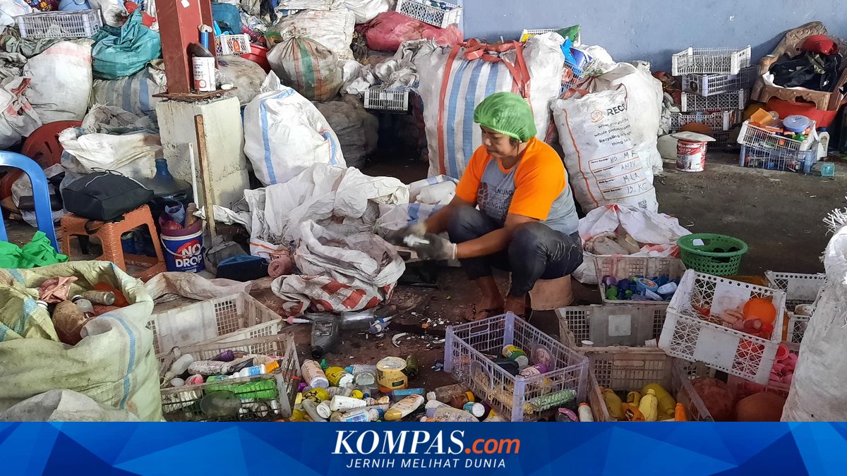 Sorting Household Waste: Not a New Concept, but Now Mandatory in Jakarta