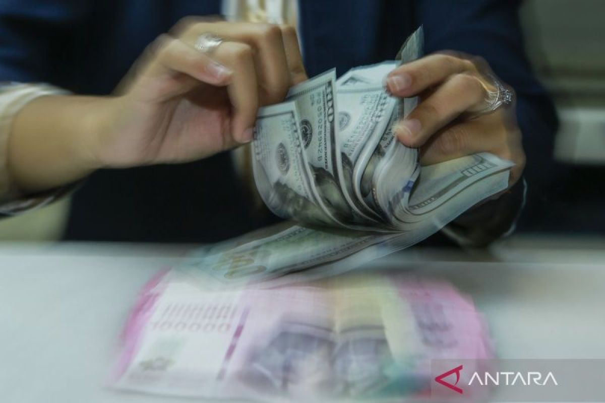 Rupiah Weakens as US-Iran Peace Talks Reach Deadlock