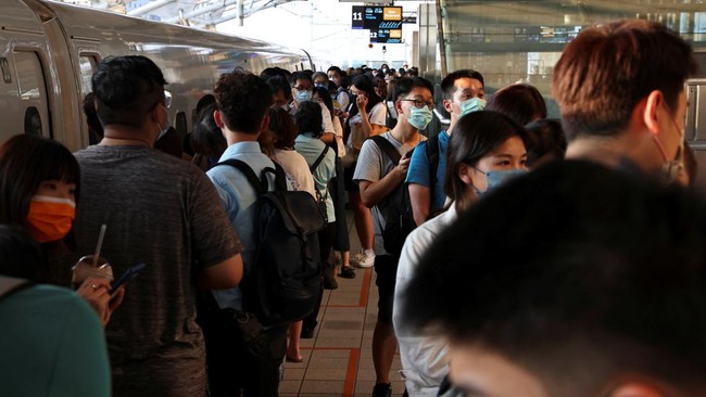 High-Speed Train Paralysed, Cause Unexpected