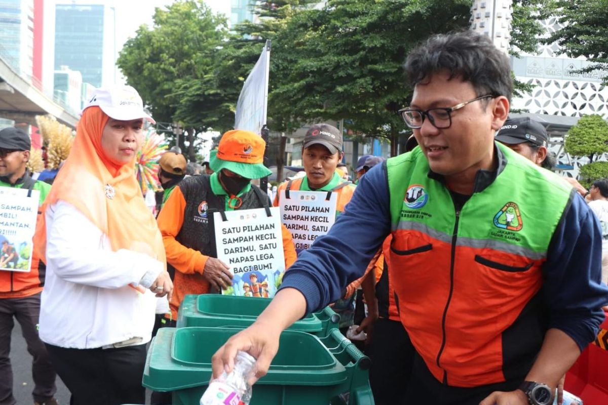 Waste Sorting in Jakarta Deemed to Require Comprehensive System Overhaul