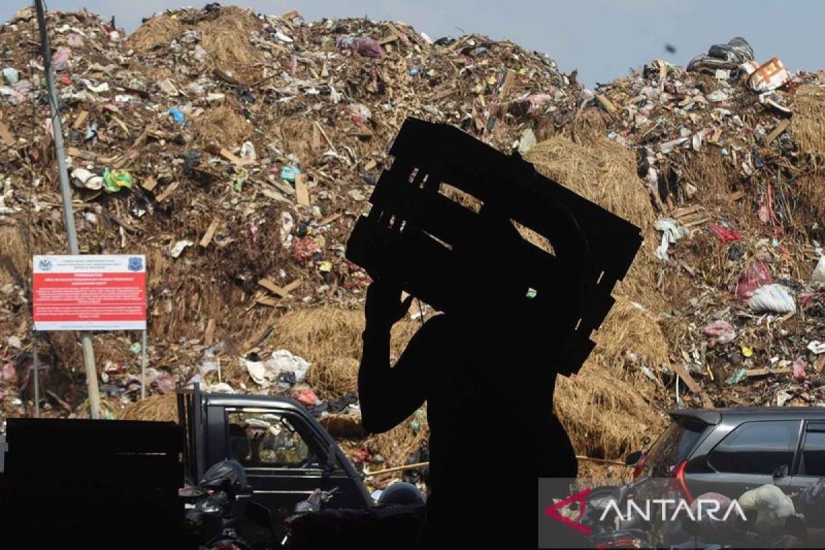 Pram optimistic that waste processing in markets will reduce burden on Bantargebang