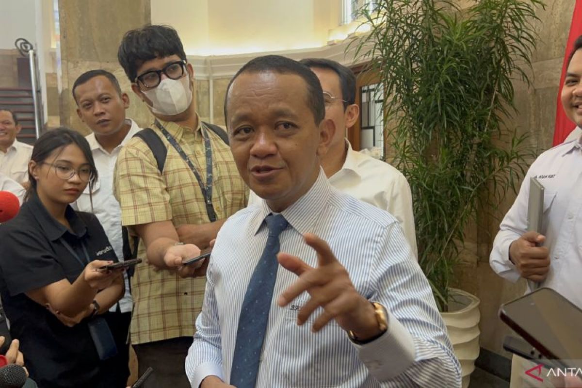 Minister Bahlil Postpones Implementation of Mining Royalties