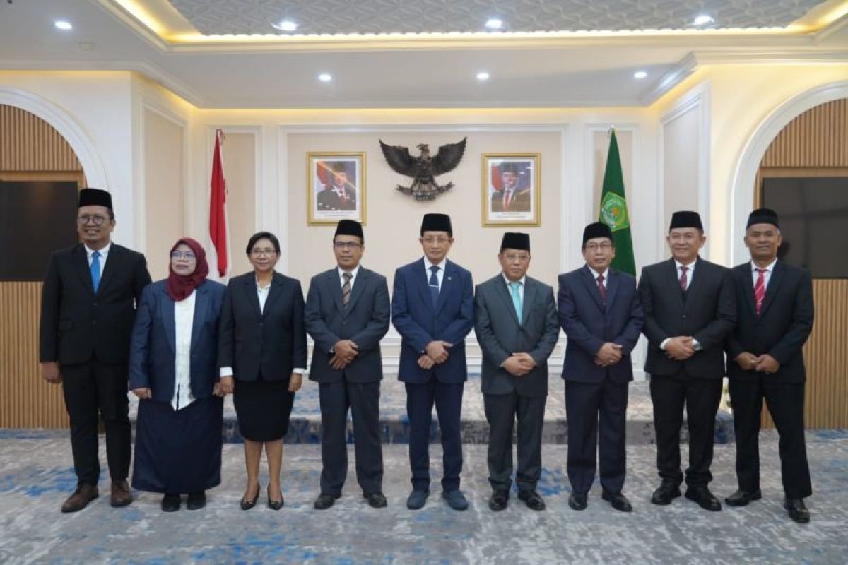 Religious Affairs Minister Instructs New PTKN Leaders to Study Financial Regulations