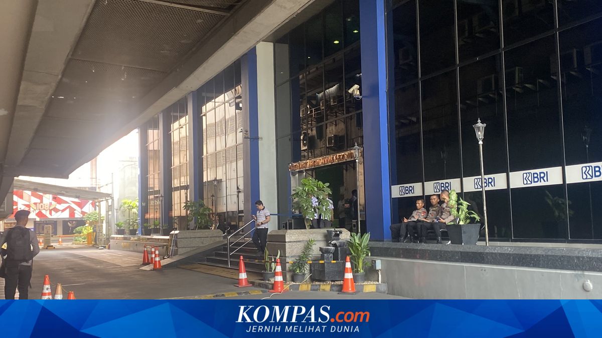Current Situation at Hayam Wuruk Tower Following Raid on Online Gambling Headquarters, Guarded by One Platoon of Brimob