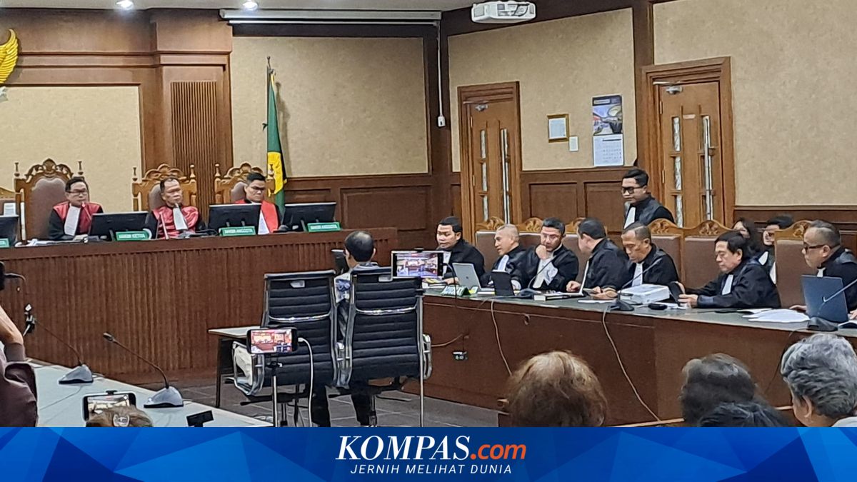 Nadiem Denies Jurist Tan as "The Real Minister", Says Prosecutor Mixes Up Facts