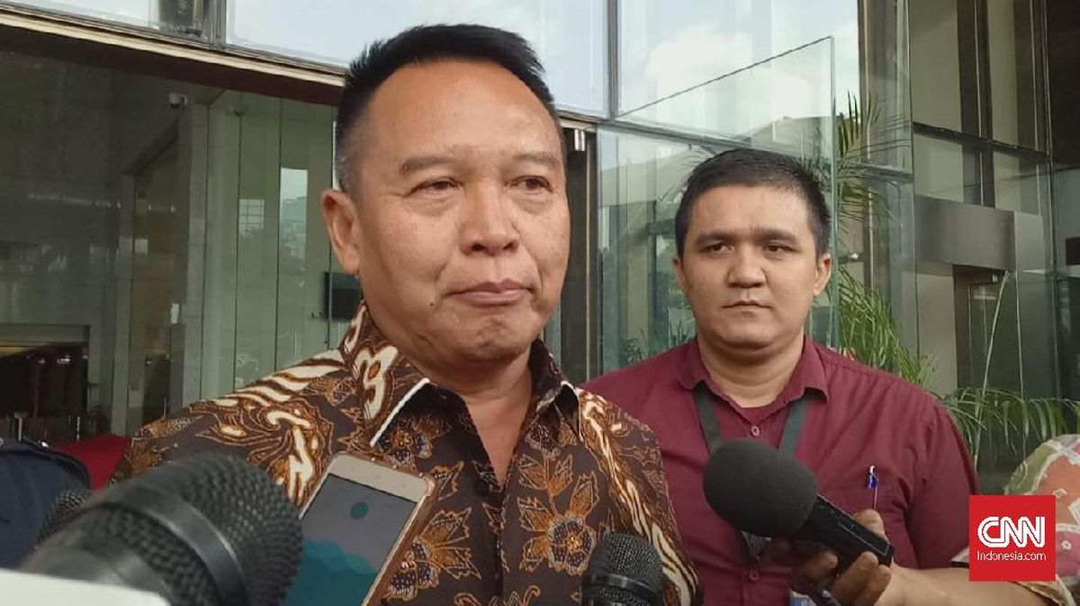 TB Hasanuddin Criticises TNI's Decision to Disperse Screening of 'Pesta Babi' Film