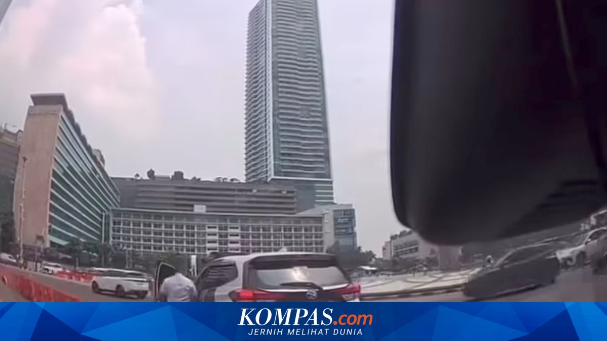 Transport Official Who Removed Road Barrier at HI Roundabout Said to Be Performing Duties