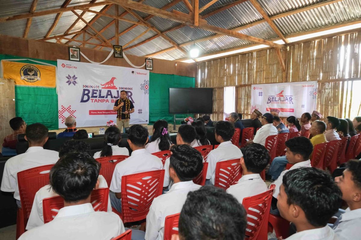 Telkomsel introduces digital learning ecosystem in seven schools on Flores Island