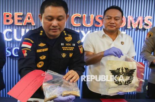 Customs Officials Foil Smuggling of 265 Grams of Gold Worth Rp700 Million to India