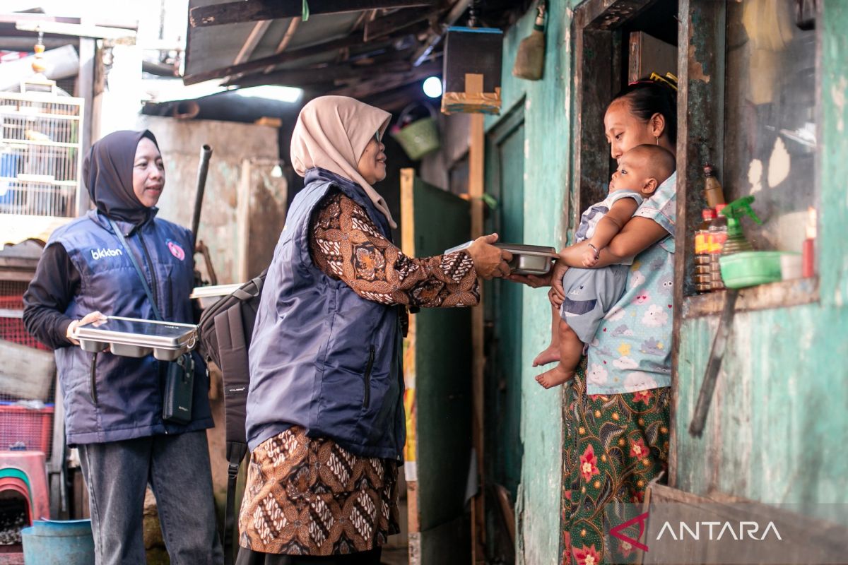 Indonesia pushes kitchens to expand free meals programme coverage