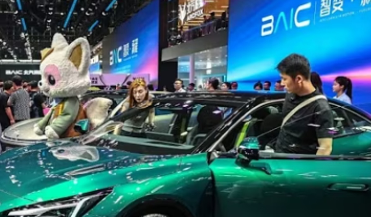 Soaring Fuel Prices Benefit China's Electric Vehicle Industry