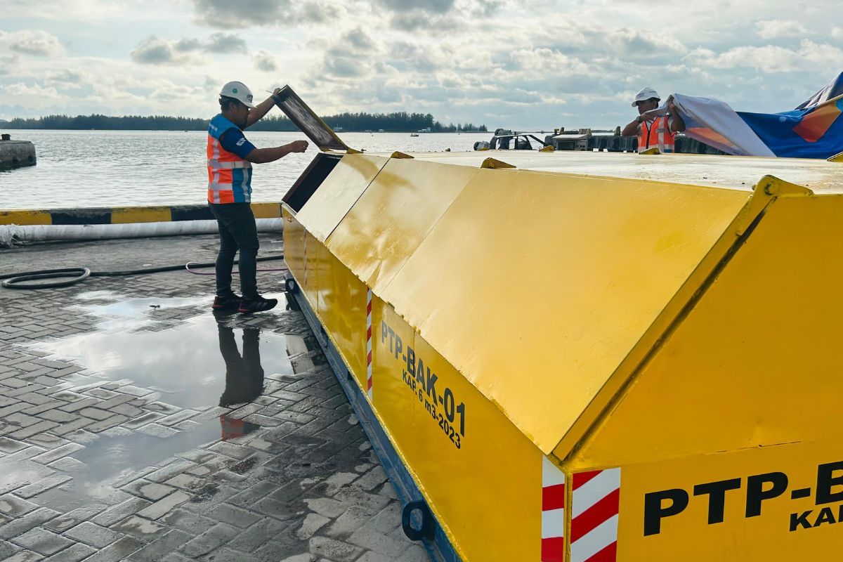 PTP Nonpetikemas Bengkulu Branch Inaugurates Drop Tank Service for Liquid Bulk Handling at Pulau Baai Port, Bengkulu
