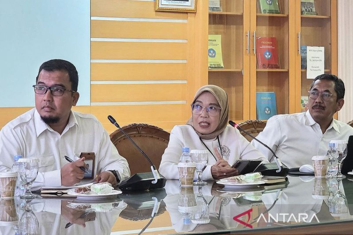 Yesterday: No Mass Layoffs for Non-Civil Servant Teachers; Students Can Suggest MBG Programme Menus