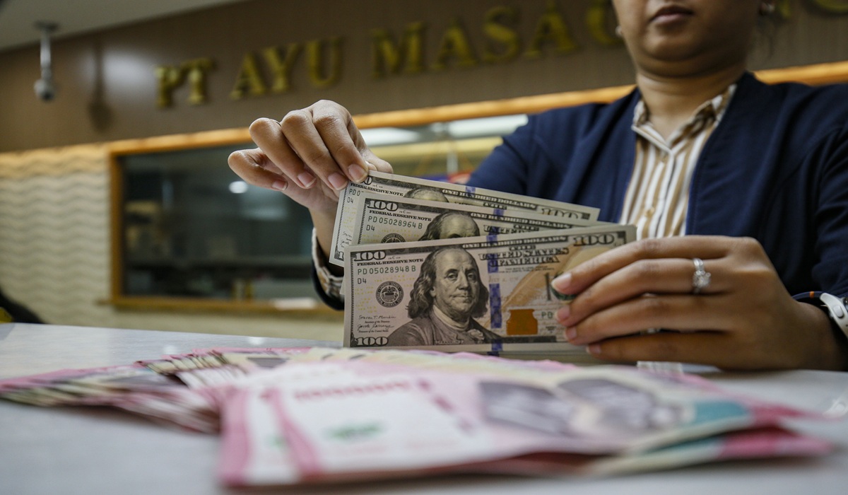 Rupiah Exchange Rate Today, 12 May 2026: Escalating Geopolitical Tensions Threaten Rupiah at Rp17,430