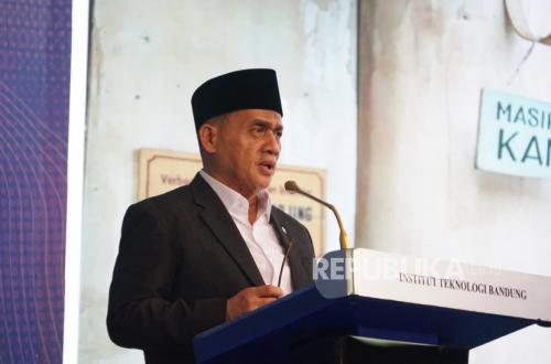 Deputy Minister of Religious Affairs: Praise be to God, 7 Million Santri Benefit from Free Nutritious Meals Programme