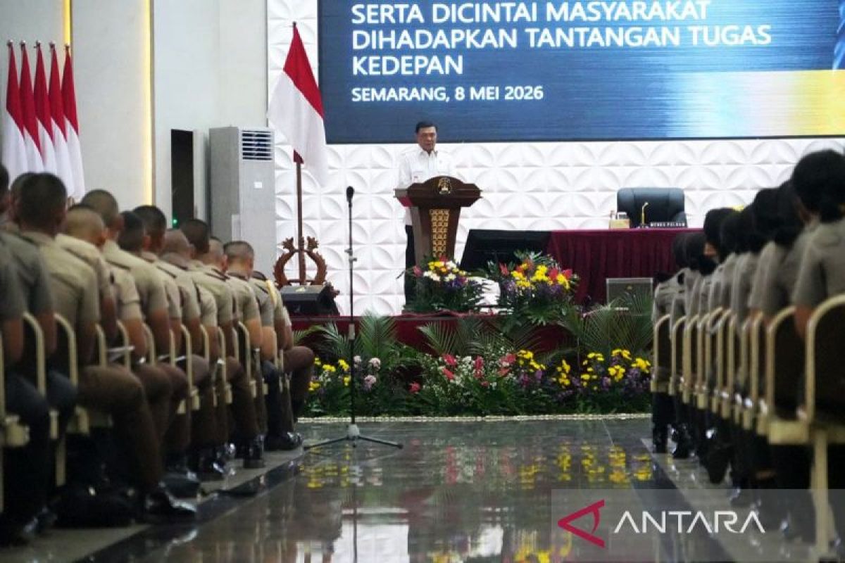 Coordinating Minister for Politics and Security Urges Garuda Contingent Task Force to Be More Disciplined and Train Hard