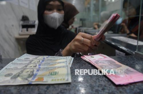 Ahead of MSCI Announcement, Rupiah Plunges to Rp 17,500 Level