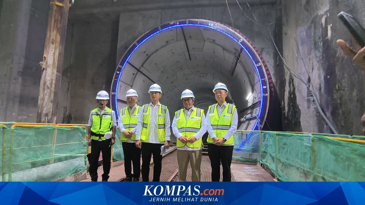 Gibran Praises Pramono Anung for Free Public Transport for 15 Groups