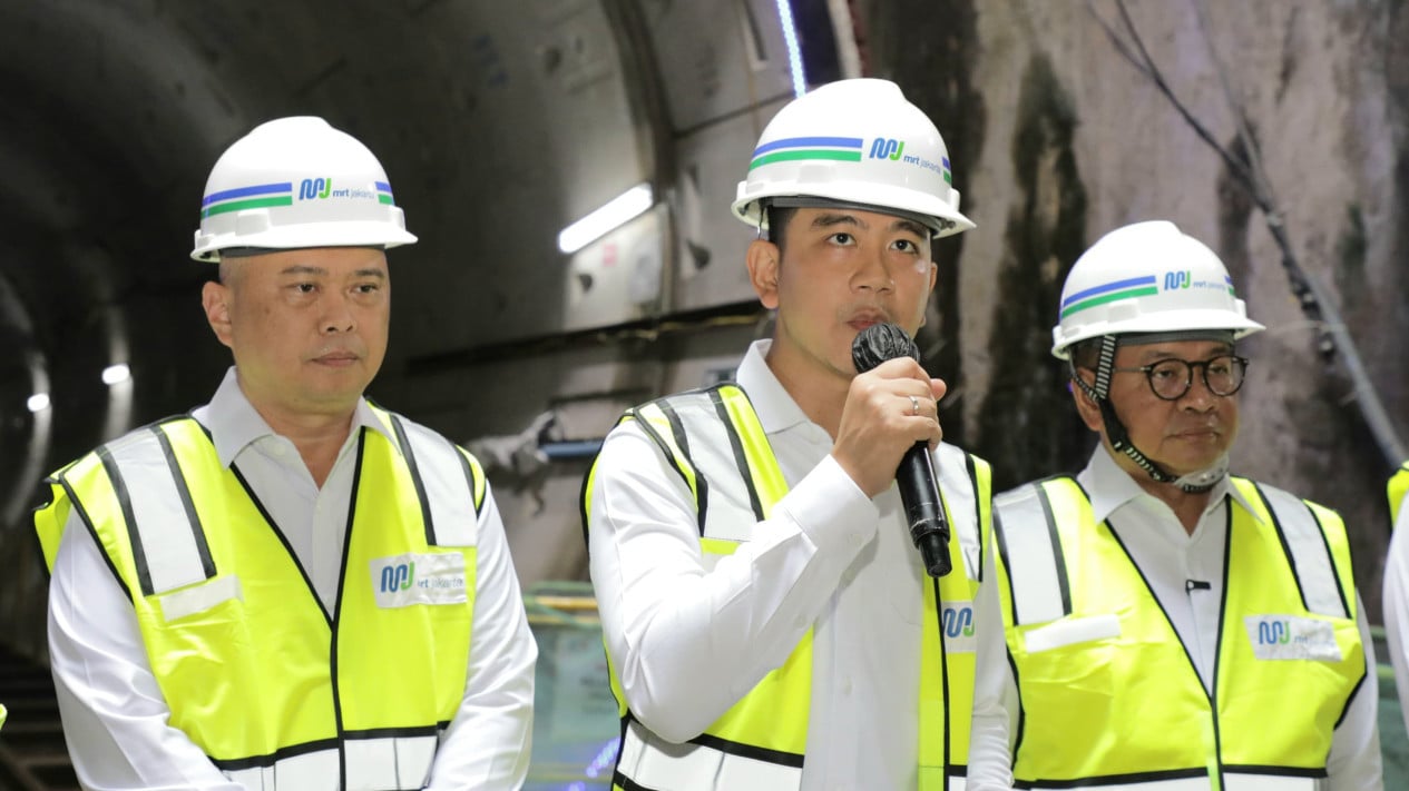 Vice President Gibran Appreciates 3,800 Workers on MRT Phase 2A Project: Working Day and Night, Thank You
